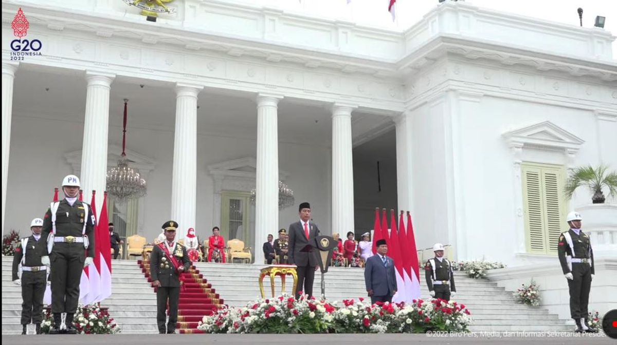 Presiden Jokowi pimpin peringatan HUT ke-77 TNI di Istana Merdeka