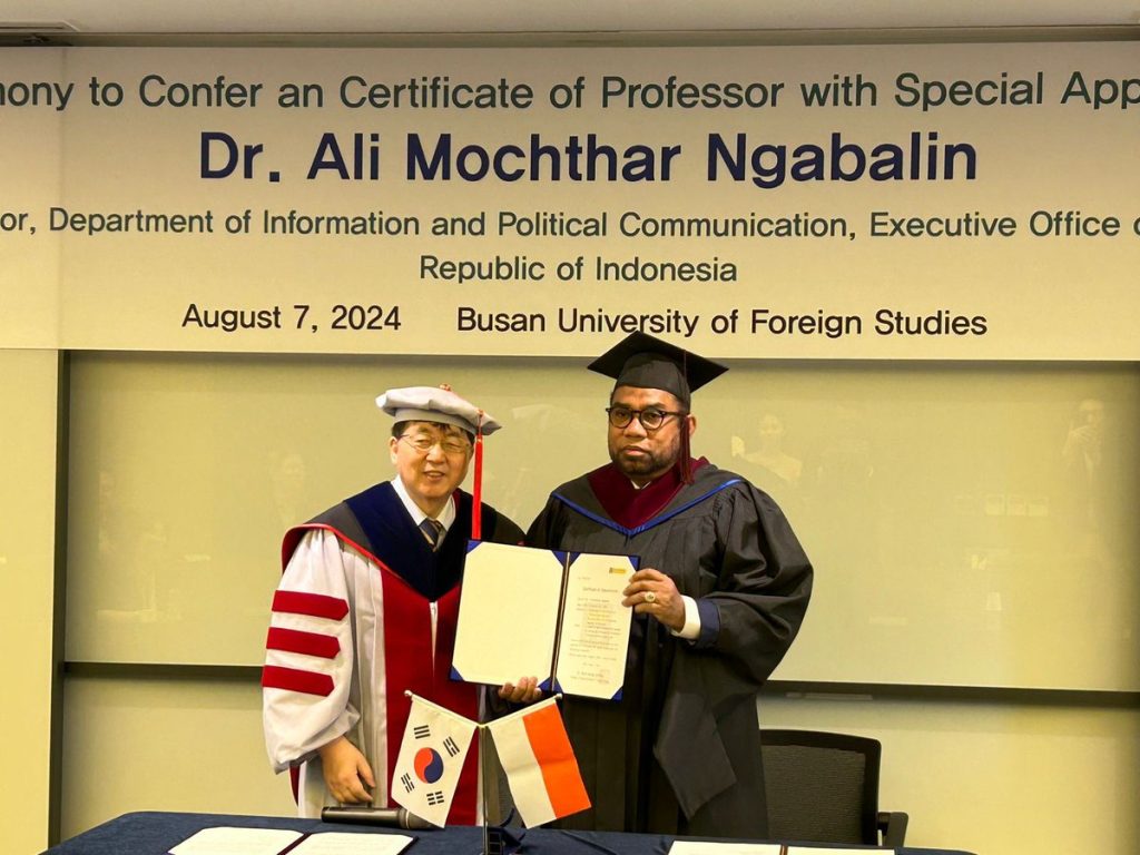 Prof. Dr. Ali Mochtar Ngabalin