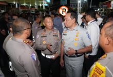 Kakorlantas Polri Irjen Pol Aan Suhanan bersama Dirut PT. Jasa Raharja dan Tim Survei kembali melanjutkan pengecekan di Pelabuhan PT ASDP Indonesia Ferry Cabang Ketapang, Banyuwangi, menjelang libur Natal dan Tahun Baru (Nataru) pada Jumat (29/11/2024)