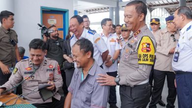 Wakil Menteri Perhubungan (Wamenhub) RI, Suntana, bersama Kakorlantas Polri, Irjen Pol Aan Suhanan, meninjau Terminal Pekalongan pada Minggu (29/12/2024)