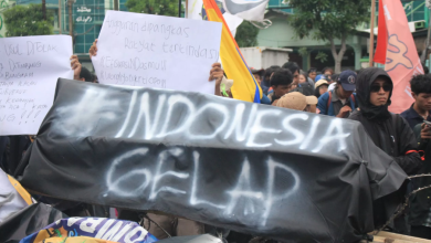 Mahasiswa Gelar Aksi 'Indonesia Gelap' di Berbagai Daerah