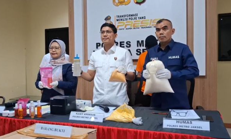 Polres Metro Jakarta Selatan Bongkar Praktik Penjualan Kosmetik Ilegal