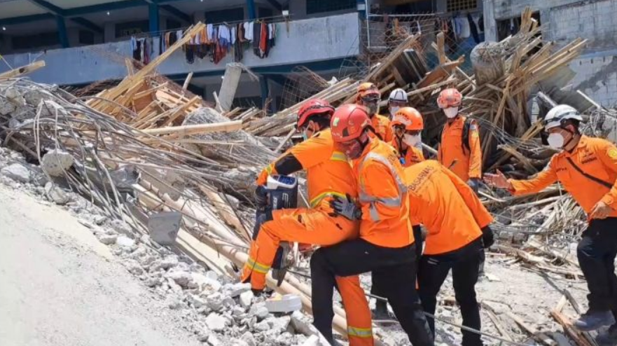 Keluarga Korban Desak Proses Hukum Tragedi Ambruknya Gedung Ponpes Al Khoziny