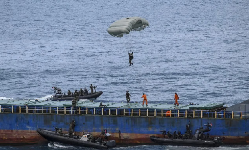 Prajurit Marinir Gugur Saat Latihan Terjun Payung Jelang HUT ke-80 TNI